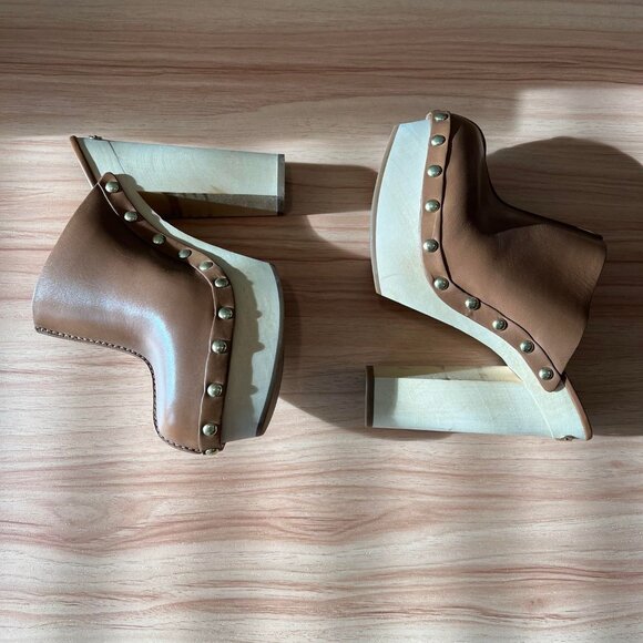 Michael Kors Perri Runway Platform Clogs - Picture 6 of 16